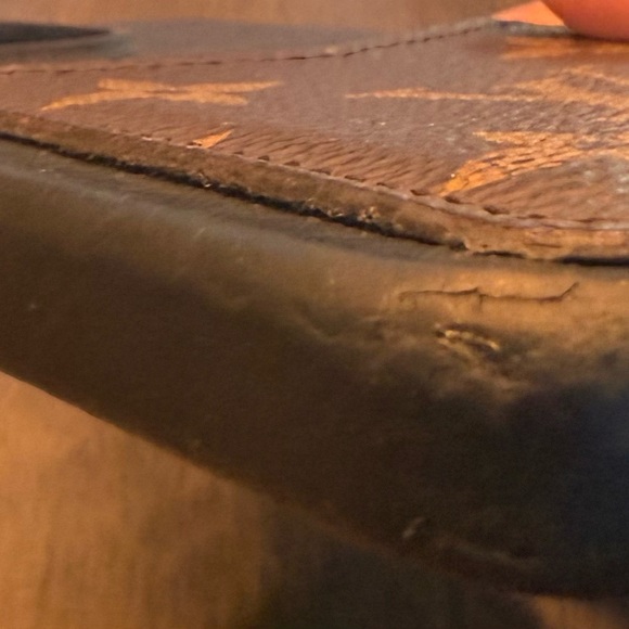 Authentic Louis Vuitton 14Pro Bumper - Picture 5 of 7